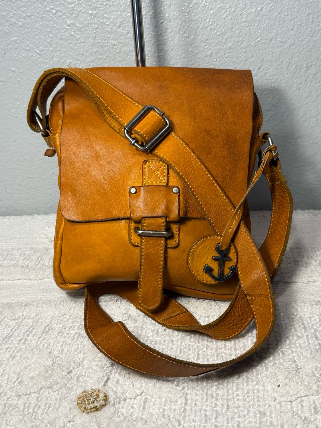 Harbor Second Distressed, Brown Leather Crossbody NWOT!