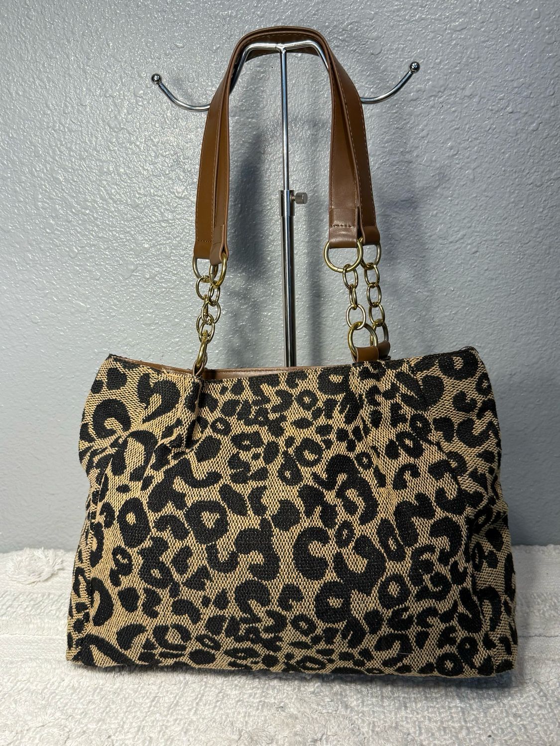 Unbranded Leopard Tapestry Carpet BagNWOT!