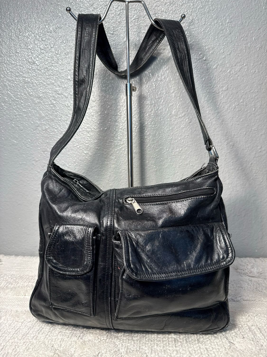 Unbranded 1970S Black Leather Shoulder Bag Very Distressed