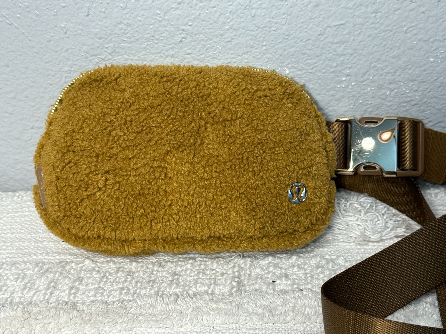 Lululemon Brown Fuzzy 2L Belt Bag New Without Tags!