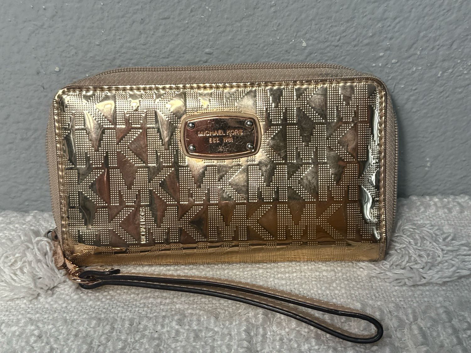 Michael Kors Vintage Rose Gold Mirrored, And Safianno, Leather Wristlet Wallet