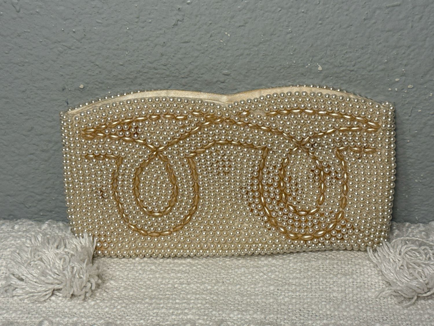 Exclusively Made For La Regals 1950s Pearl Pouch
