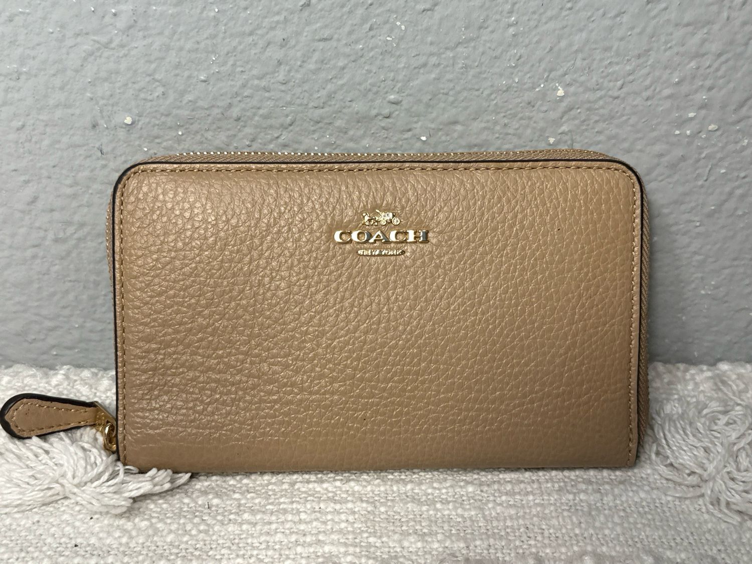 Coach Tan And Burgundy Leather Zip Wallet New Without Tags!
