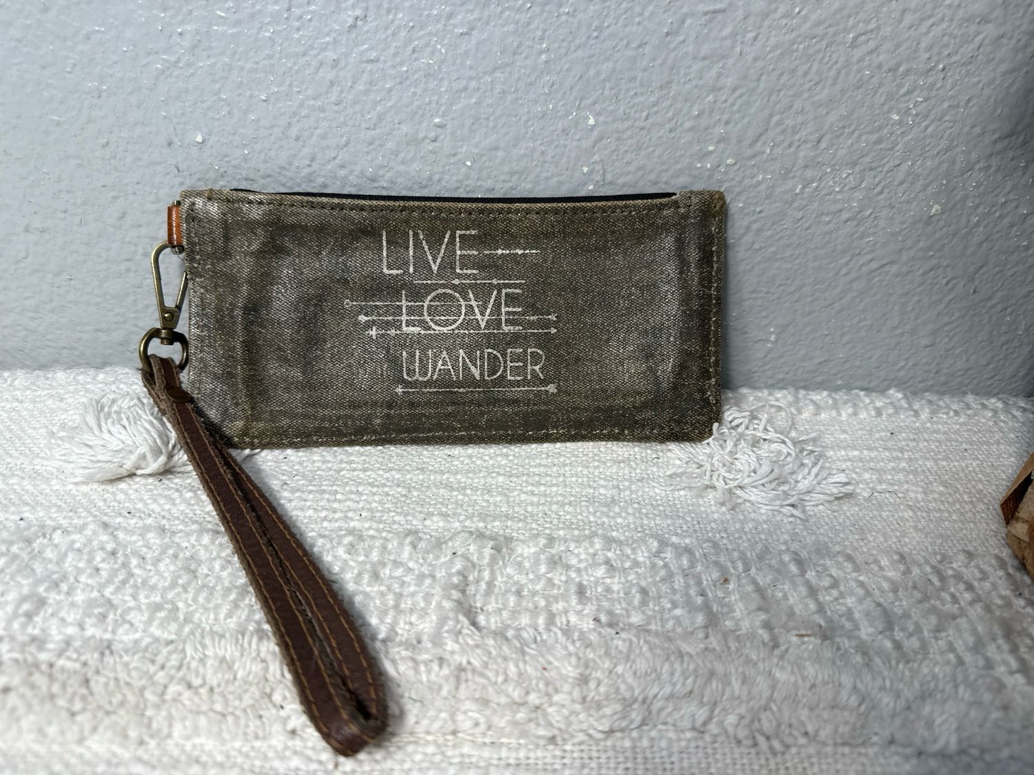 Mona B Distressed, Live Love Wander Wallet