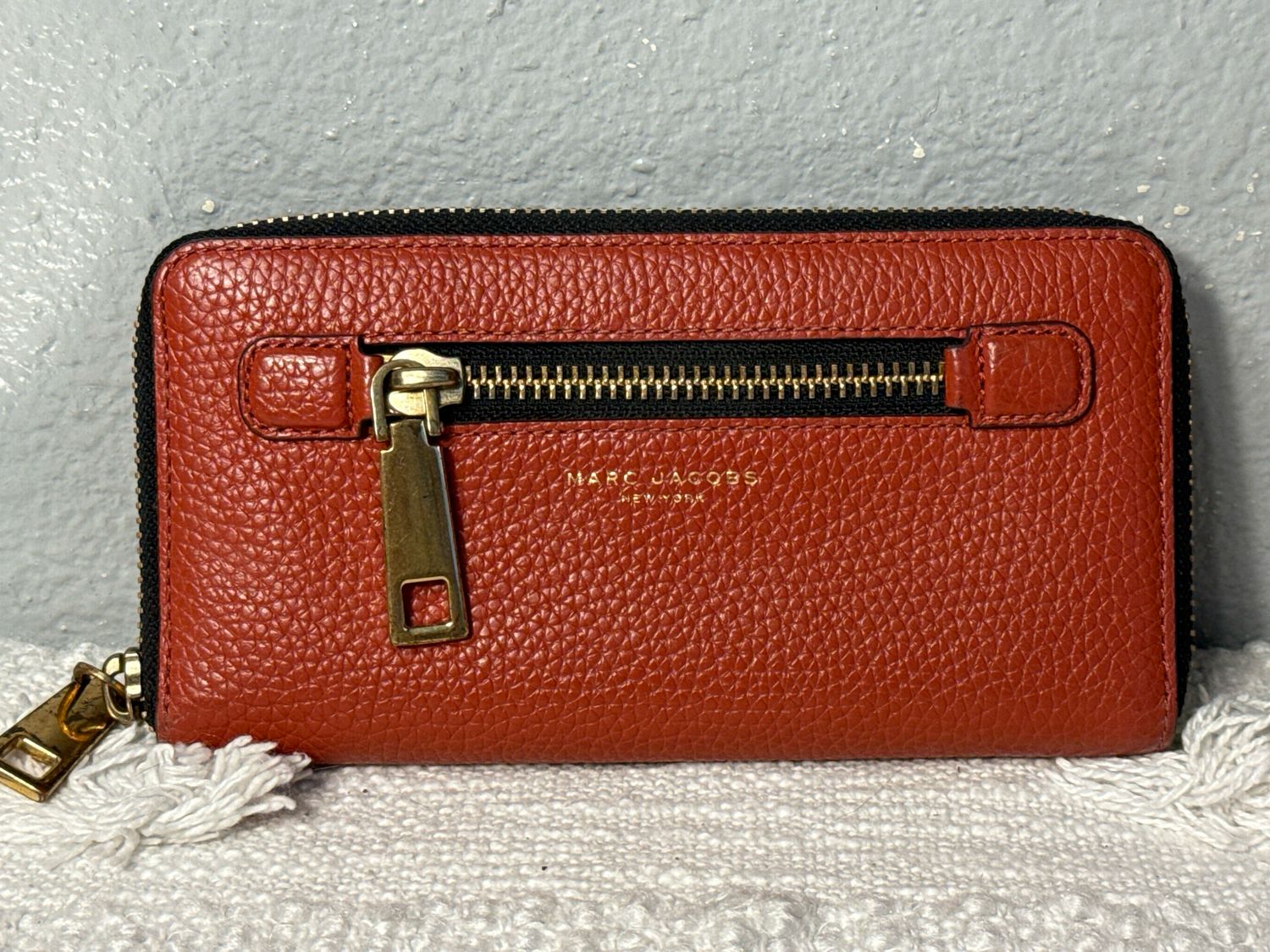 Mark Jacobs rust pebbled, leather wallet like new!