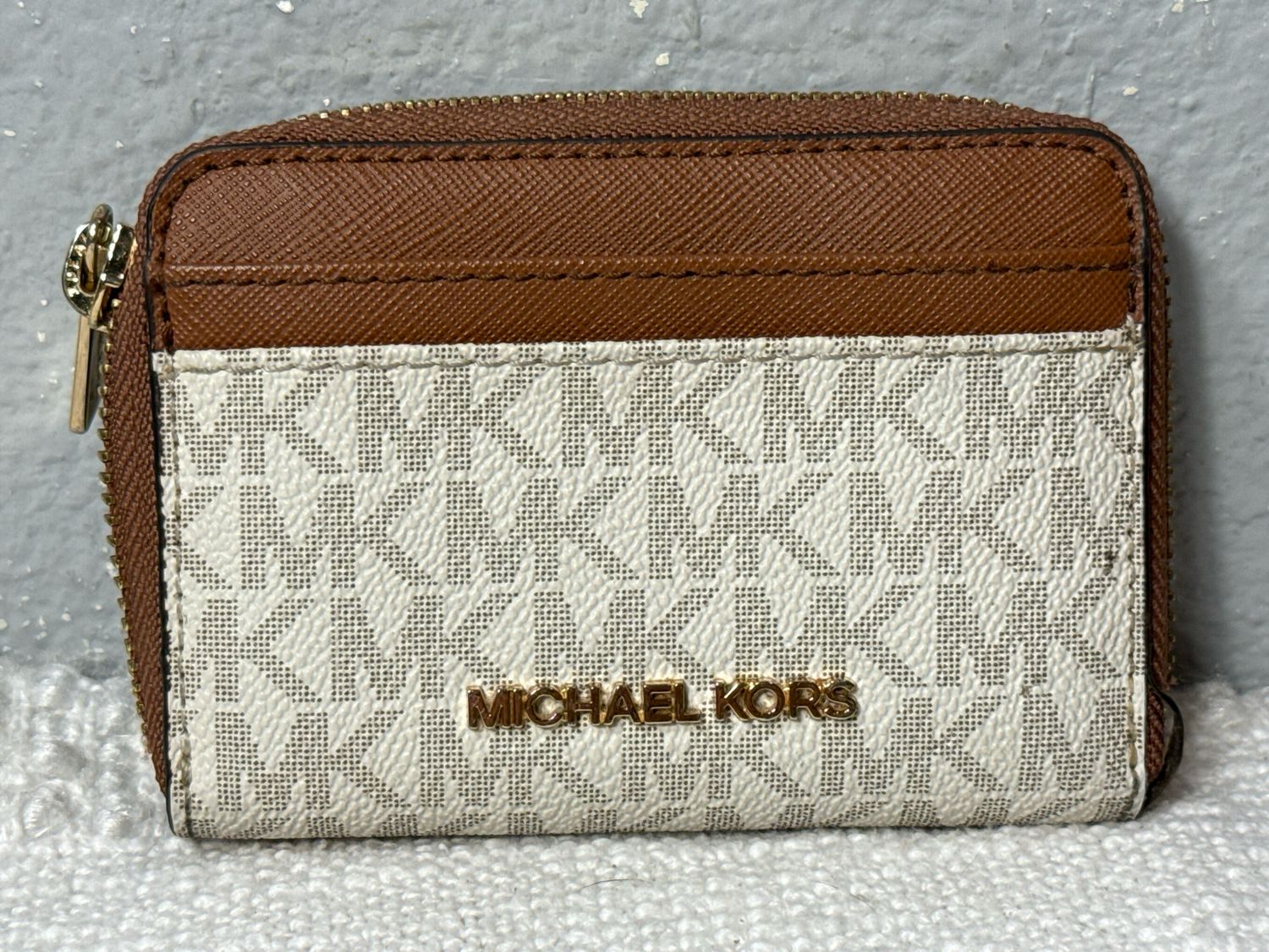 Michael Kors Saviano, Leather Vanilla Signature Compact Wallet