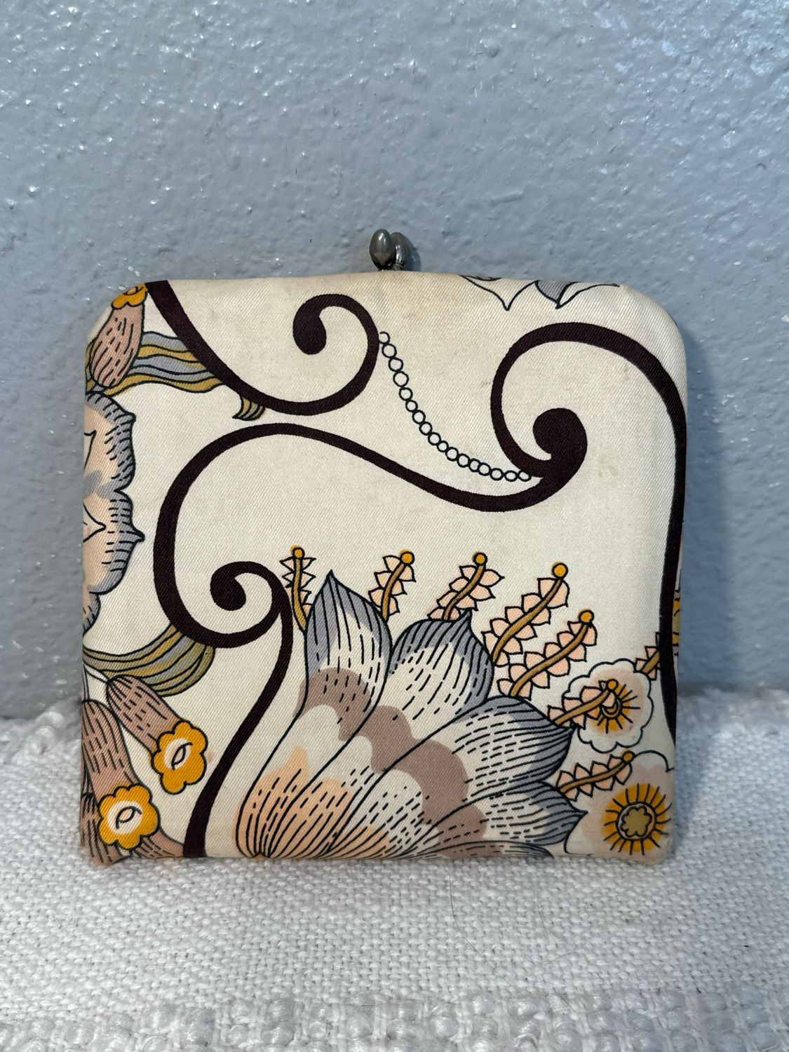 Unbranded 1960S To 1970S Double Kiss Lock Mirror