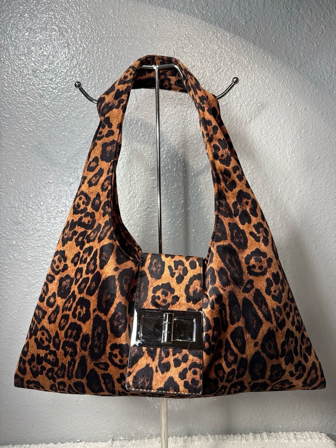 Georgia Mae Valore, Leopard Print Twist Lock East West Hobo Bag
