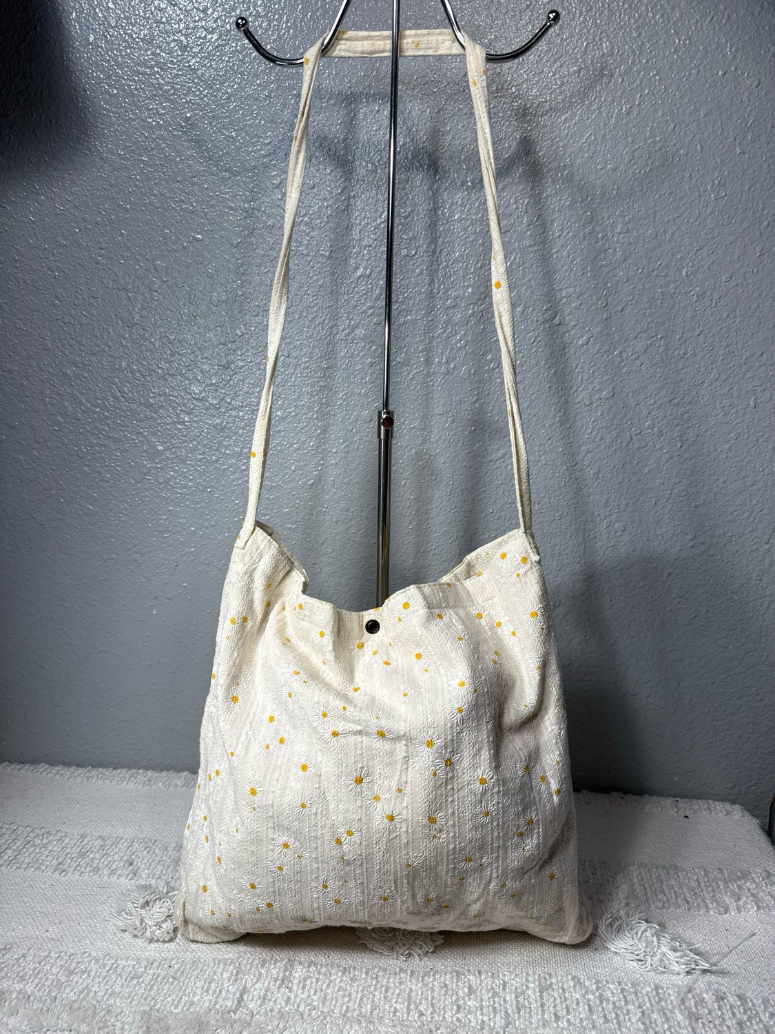 Unbranded, Handmade Cotton Daisy Shoulder Bag