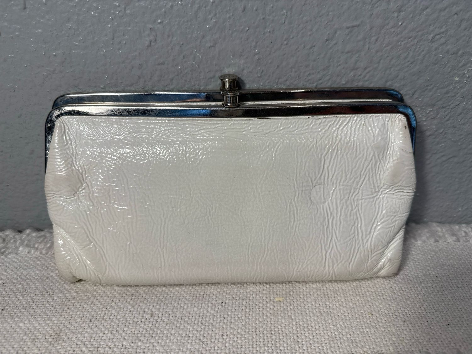 Hobo International Chalk, Crinkle Patent Leather, Lauren Wallet