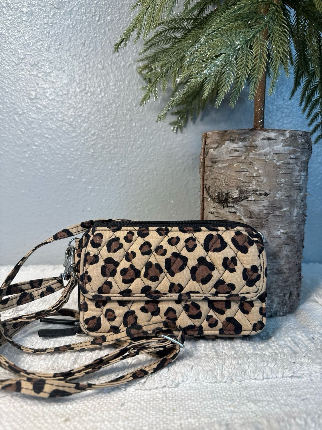 Vera Bradley Leopard Quilted Woc LIKE NEW!