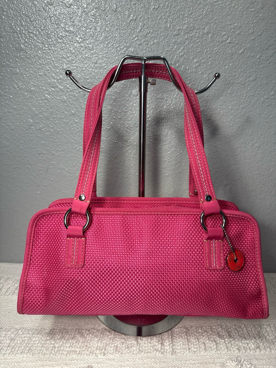 The SAK Y-2K vintage pink east west shoulder bag like new!