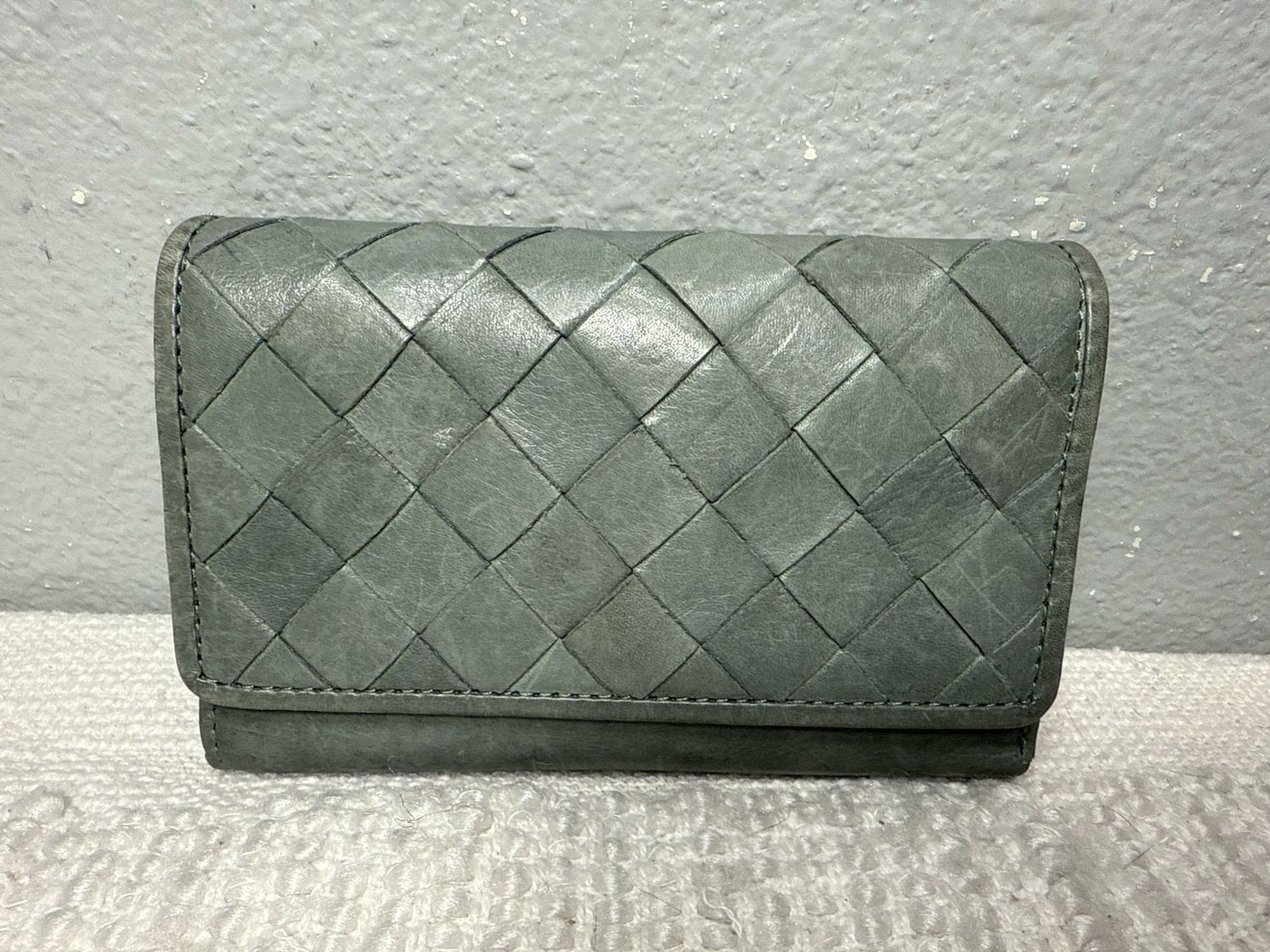 Valencia Holland Sage Distressed, Leather Wallet NWOT!