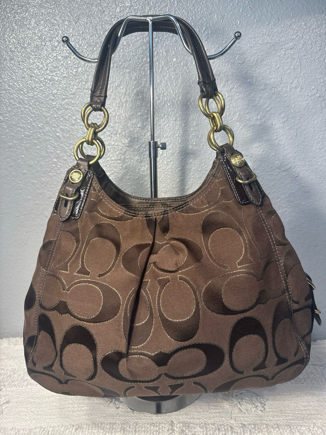 COACH Brown Signature, Maggie Shoulder Bag