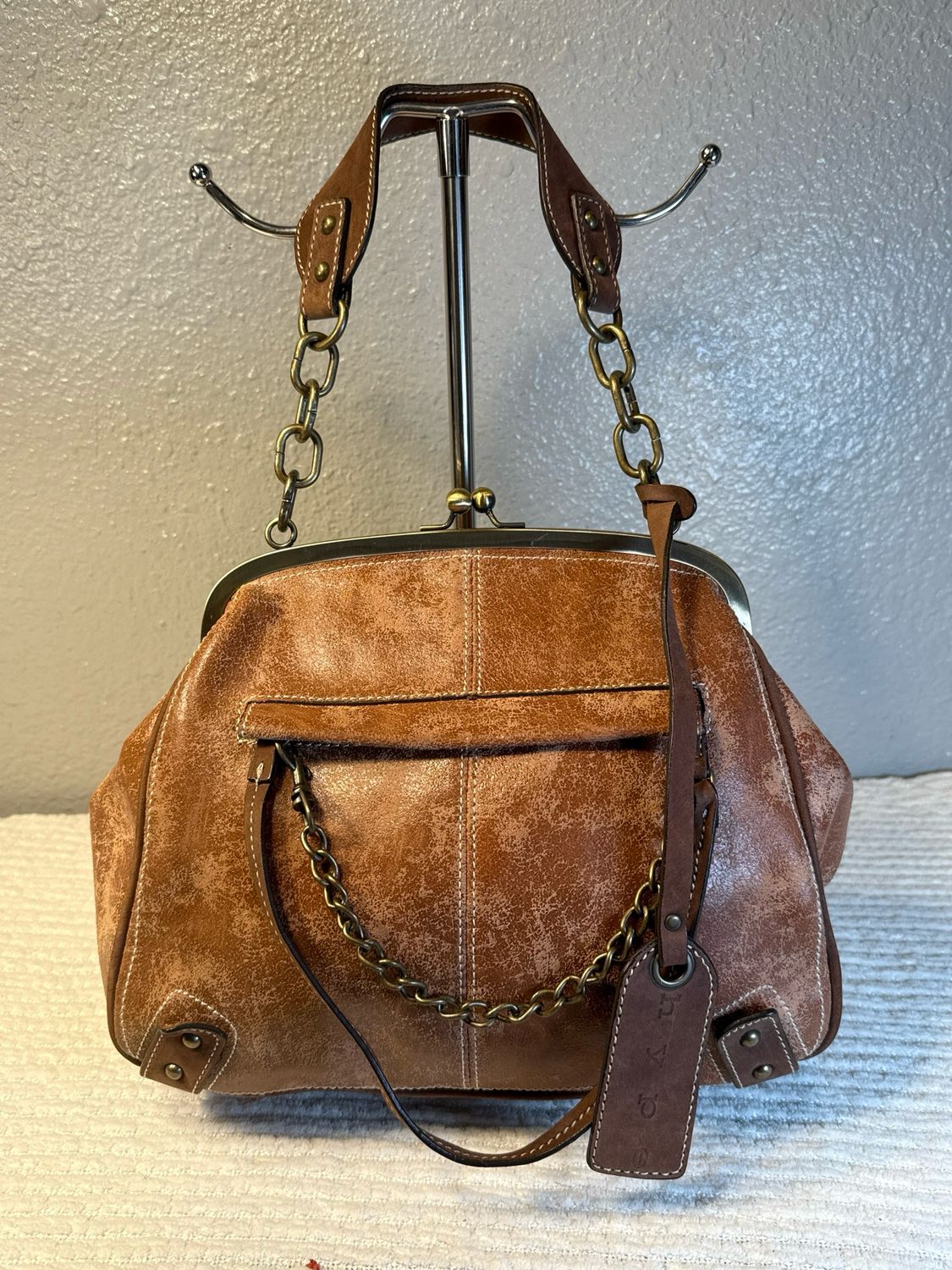 HYPE Vintage Brown, Distressed, Leather Kiss, Lock Shoulder Bag NWOT