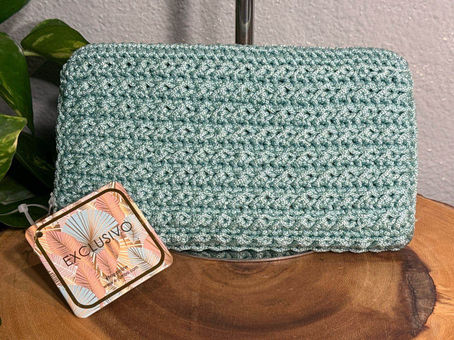 Exclusivo Mint Green Crochet Wallet NWT