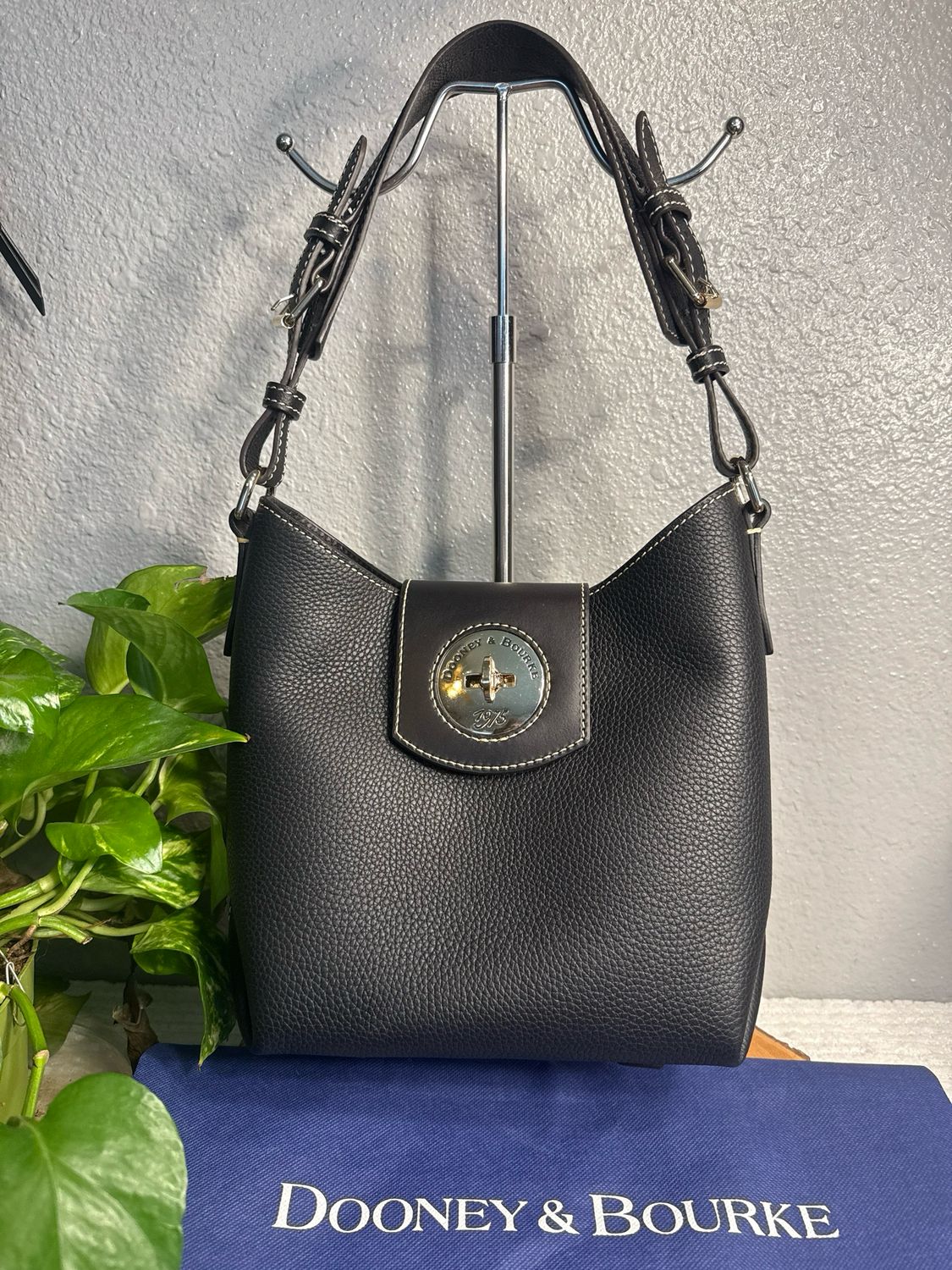 Dooney, &amp; Bourke Black Pebbled Leather Twist Lock Shoulder Bag New Without Tags