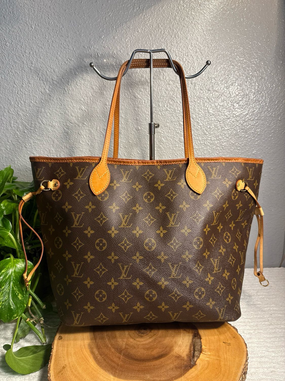 Authentic Louis Vuitton Monogram Neverfull MM Serial # SD4087
