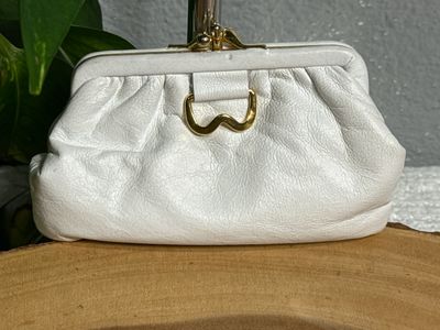 Vintage Made In France For Bullocks White Leather Double Kiss Lock Coin First