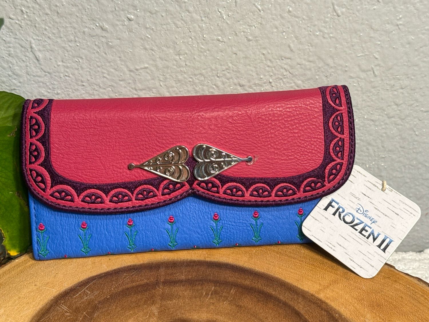 Disney’s Lounge Fly Frozen Two Wallet New With Tags