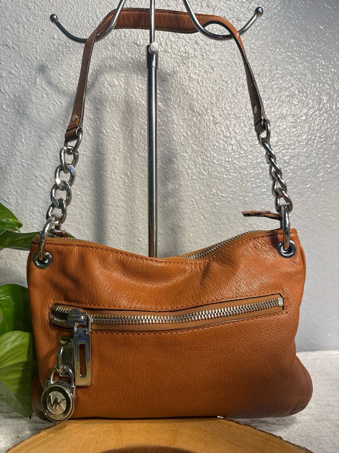 Michael Kors Vantage Brown Leather Rare Find Shoulder Bag Over $90 Online