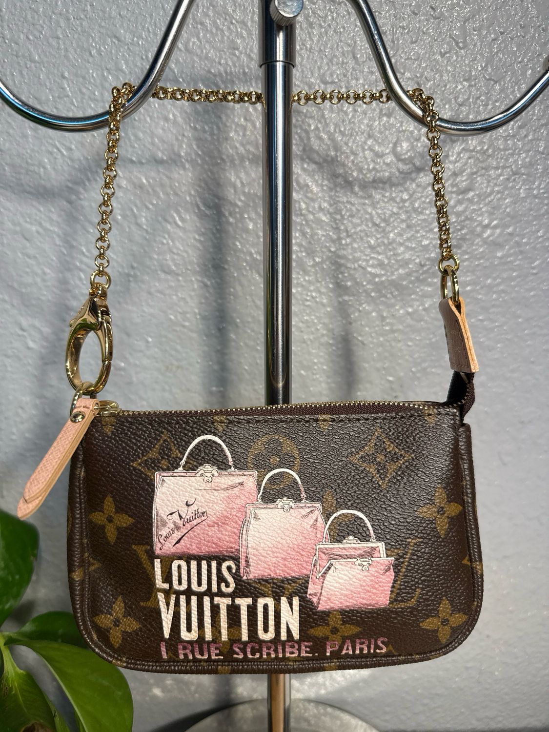 Authentic (From Carol) Louis Vuitton I RUE SCRIBE.PARIS Pouchette Pristine