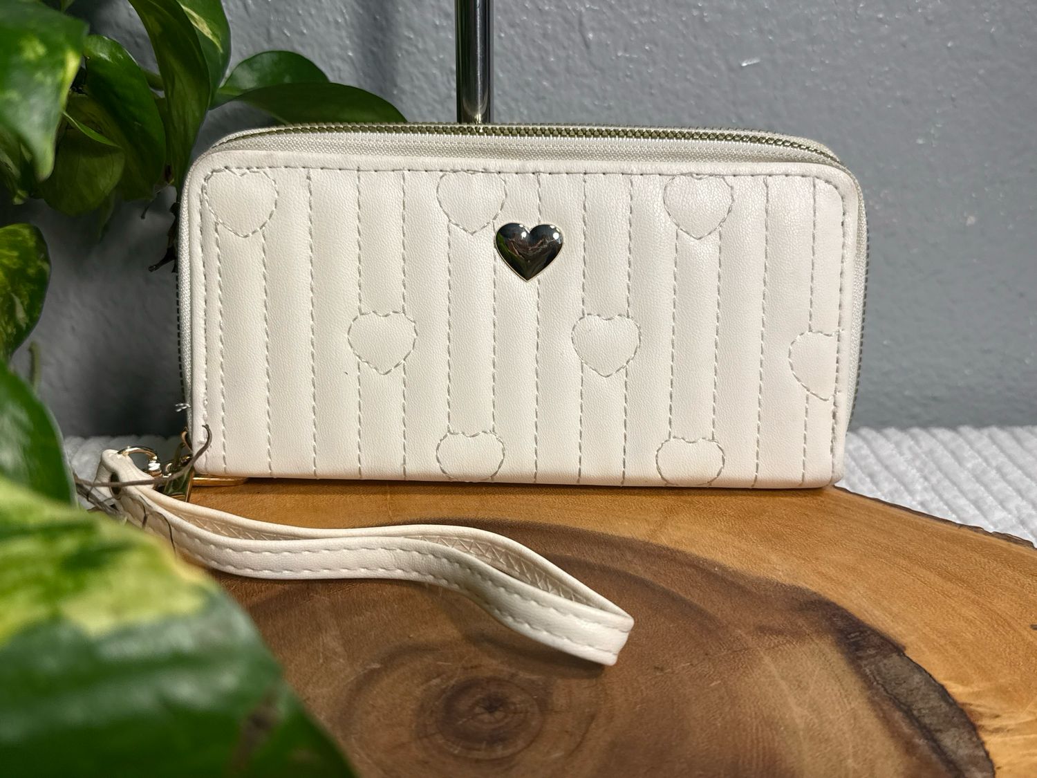 Unbranded Ivory Quilted, Vegan Leather Double Zip Wristlet Wallet