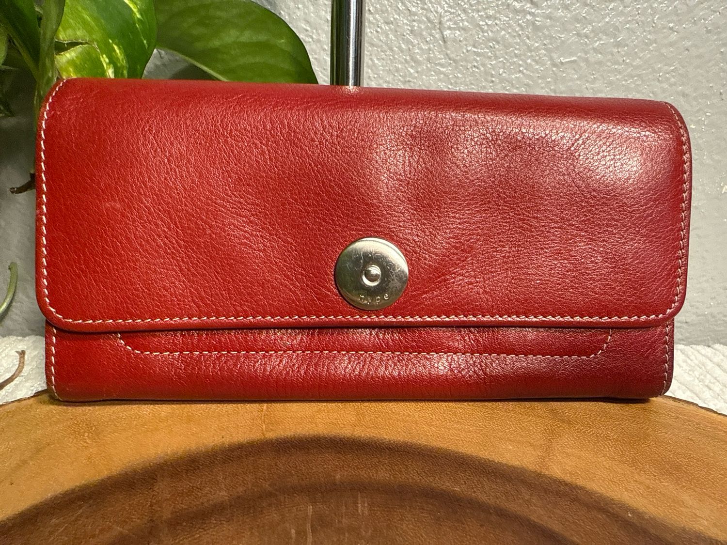 HYPE vintage red leather wallet