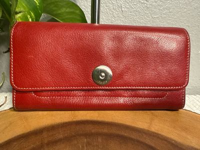 HYPE vintage red leather wallet