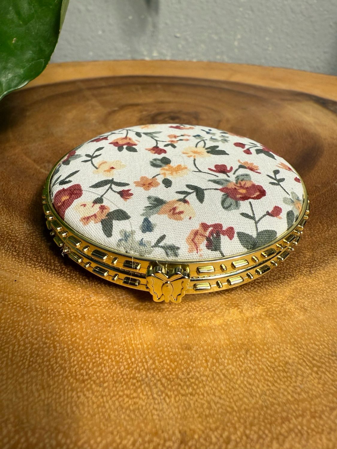 Round White Floral, Double-Sided, Compact Mirror New In Package