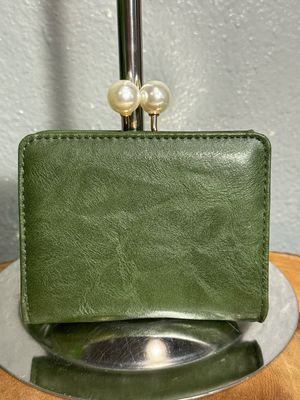 Forest Green Vegan Leather Pearl Kiss Lock Compact Wallet New