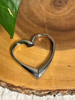 Silver Heart Shaped Purse Hook For Table NEW IN PACKAGE