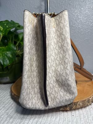 Michael Kors Vanilla Signature Chain Tote