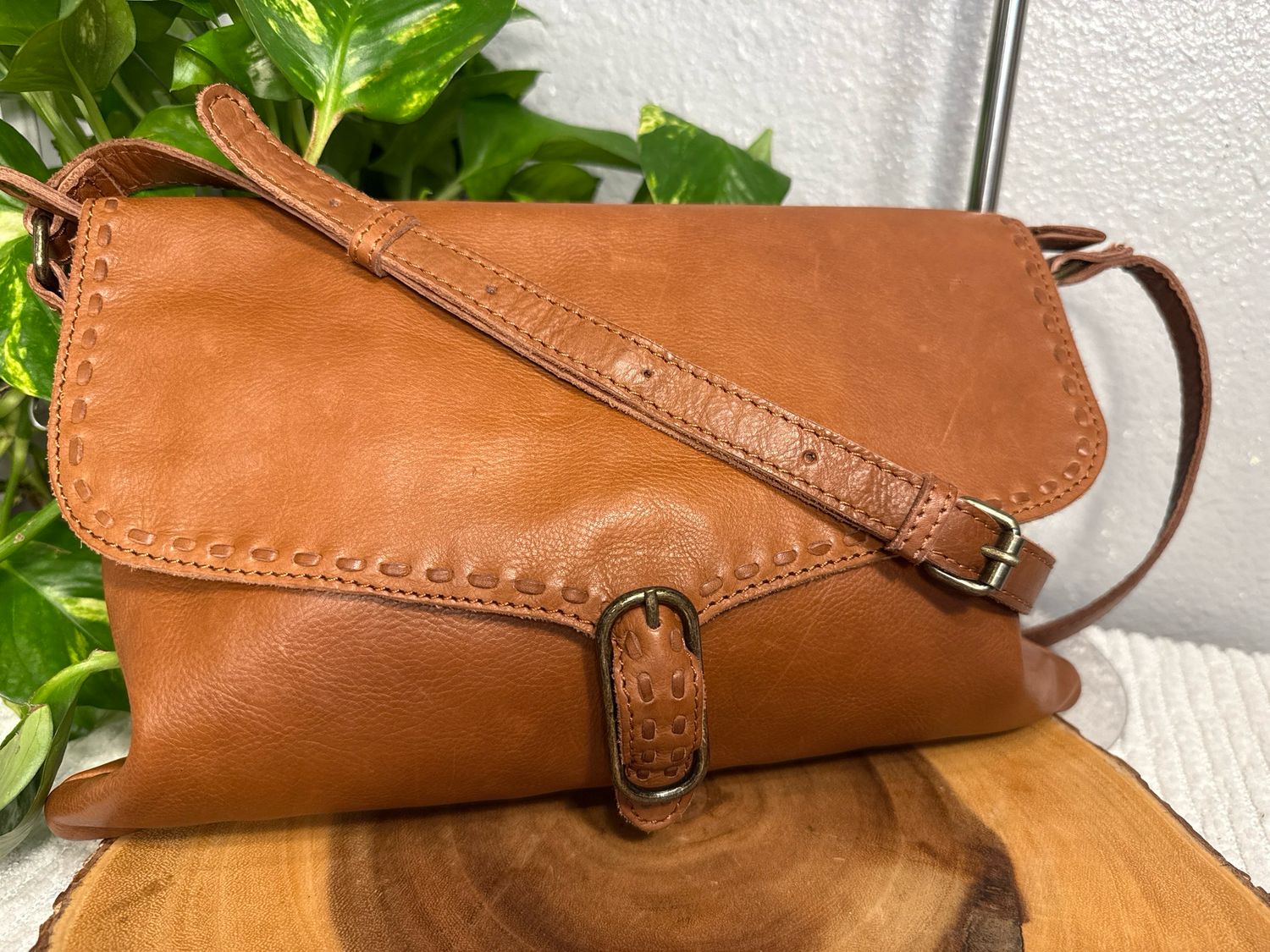 Unbranded Siena Brown Leather Crossbody Bag Like New
