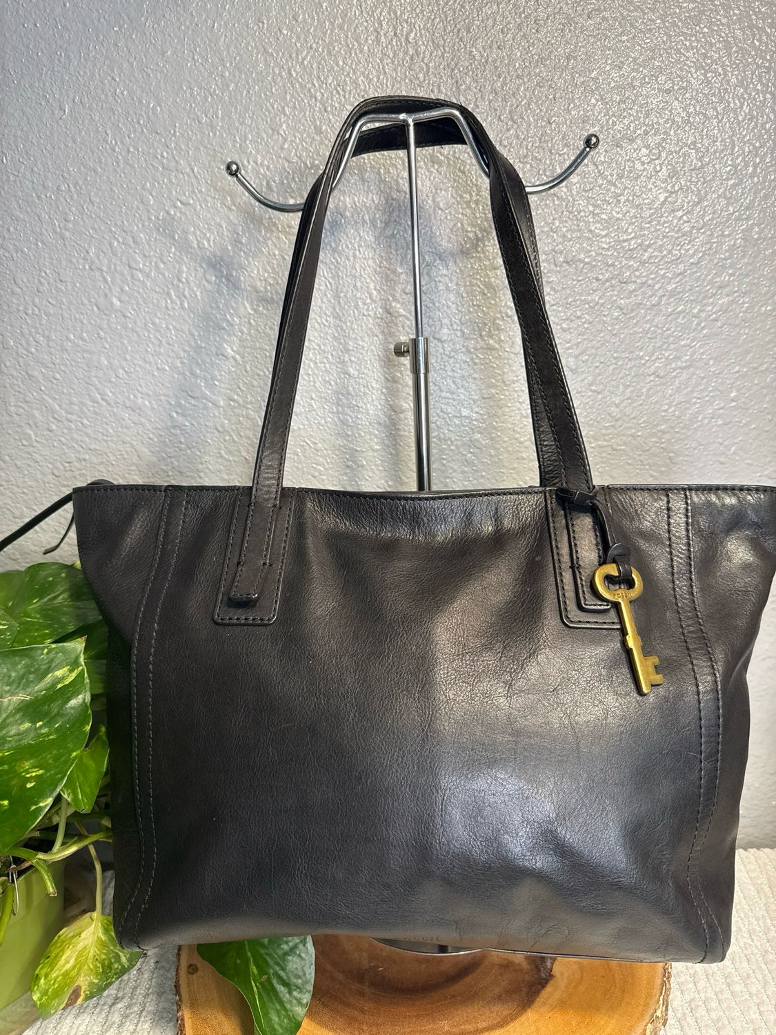 Fossil, Vintage Black Leather Zip Top Tote