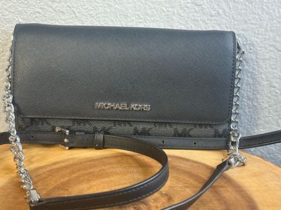 Michael Kors Black saffiano Leather WOC New Without Tags