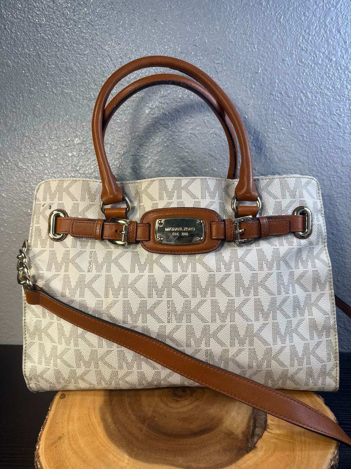 Michael Kors Vanilla Signature Hamilton Satchel