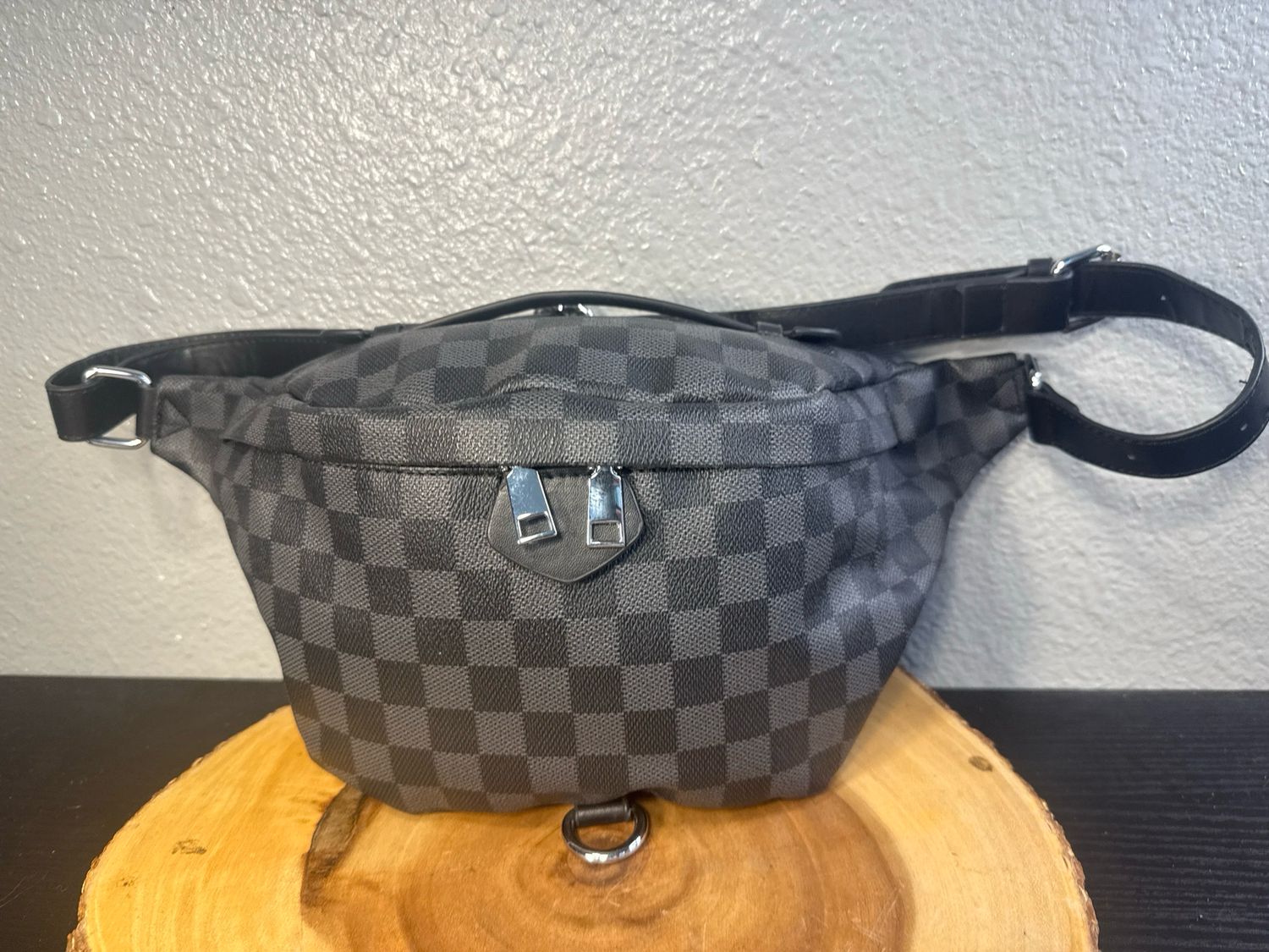 Unbranded Louis Vuitton Inspired Damier Graphite Belt Bag New Without Tags