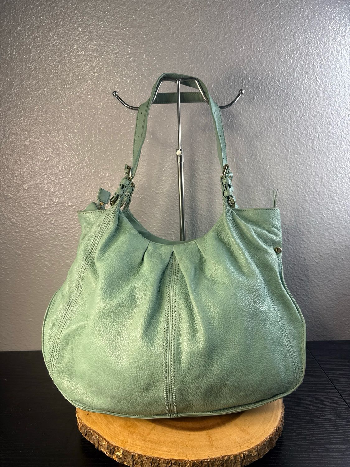 Perlina Mint Green Pebble, Leather Shoulder Bag
