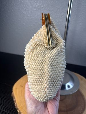 Vintage 1960S Ivory Beaded Kiss Lock With Bake Light Framed Handbag