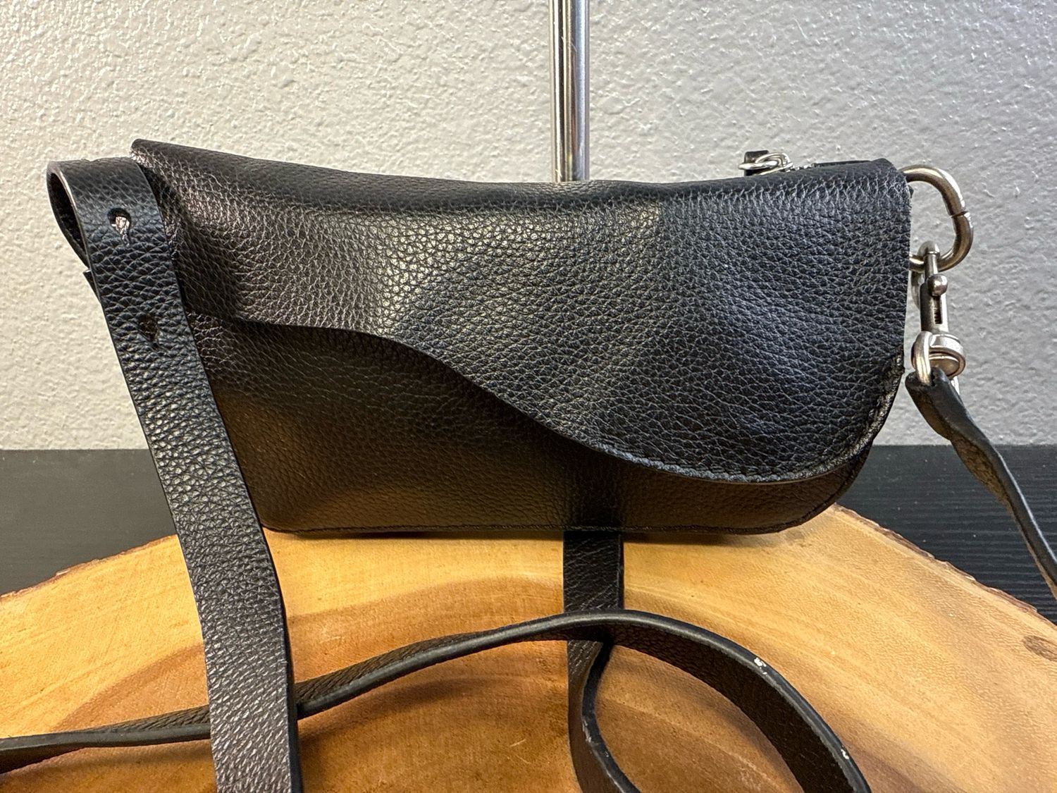 Lucky Brand, Black Leather Phone, Credit Card Crossbody Like New