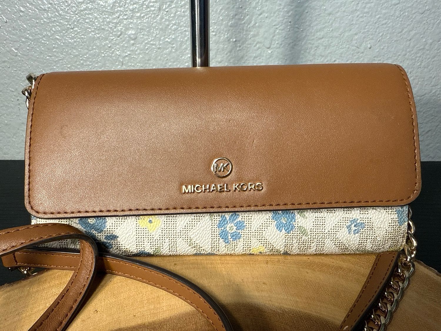Michael Kors Signature Floral Leather Woc NWOT