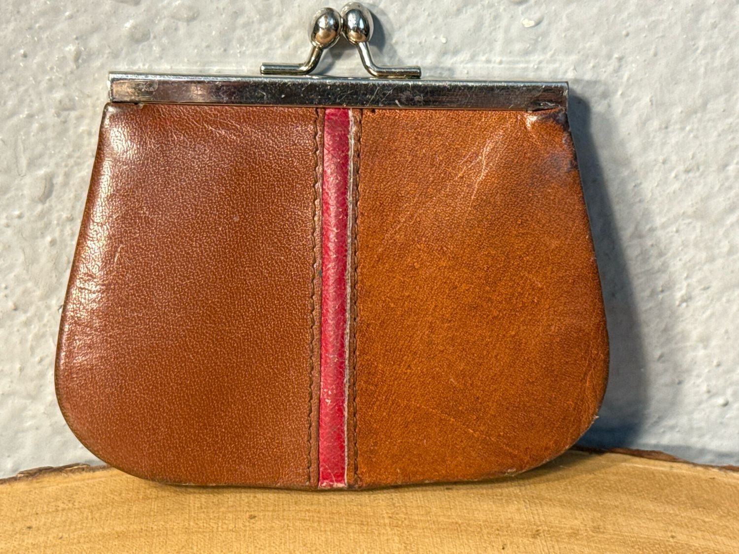 1950S Vintage Brown And Red Leather Kiss Lock Coin Purse