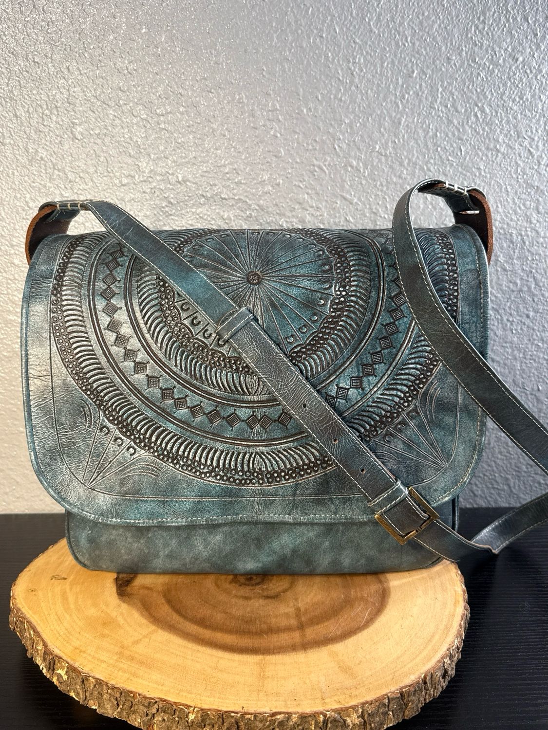 Leaders In Leather Peacock Marbled Embossed Leather Crossbody Bag New Without Tags