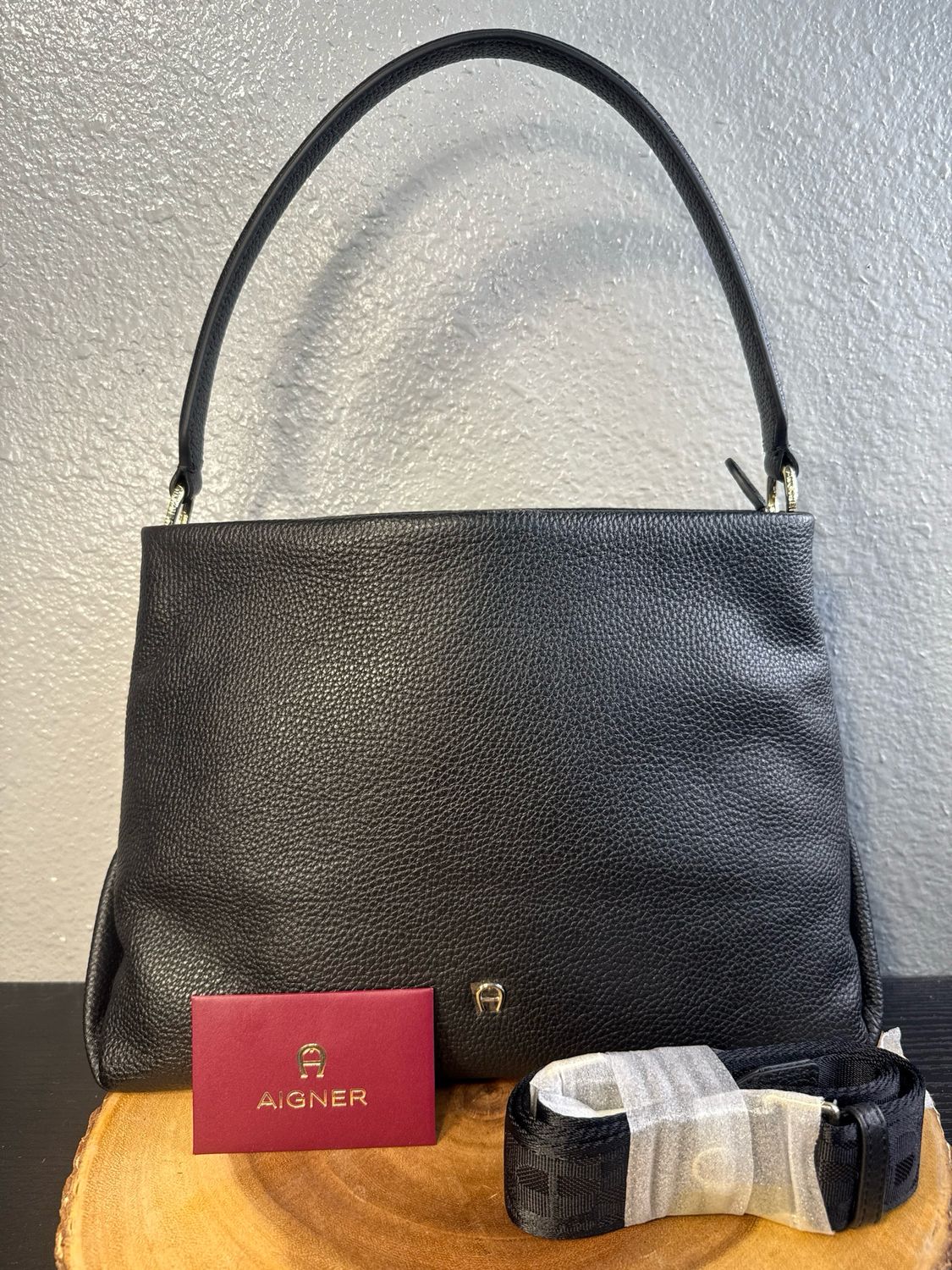 AIGNER 💥MAKE OFFER💥Paola Black Leather Shoulder Bag Or Crossbody NWT ❤️FROM CAROL