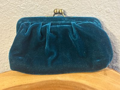 Unbranded Peacock, Blue Velvet Card Kiss Lock Wallet