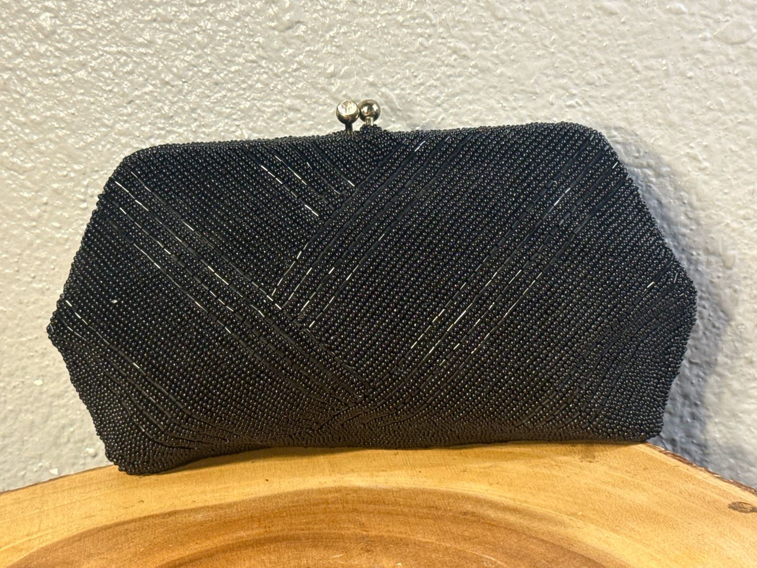 Richere Vintage Black Beaded Kiss Lock With Crystals Pouch