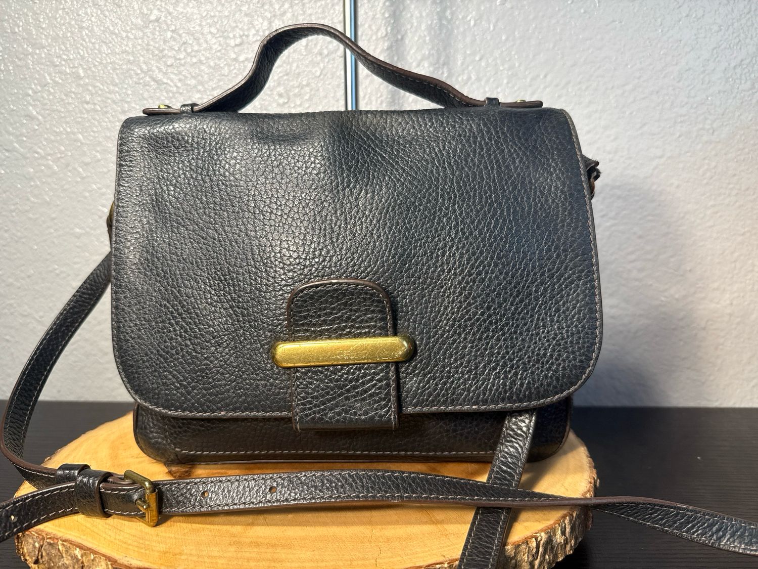 Fossil Vintage Black Pebbled Leather Crossbody