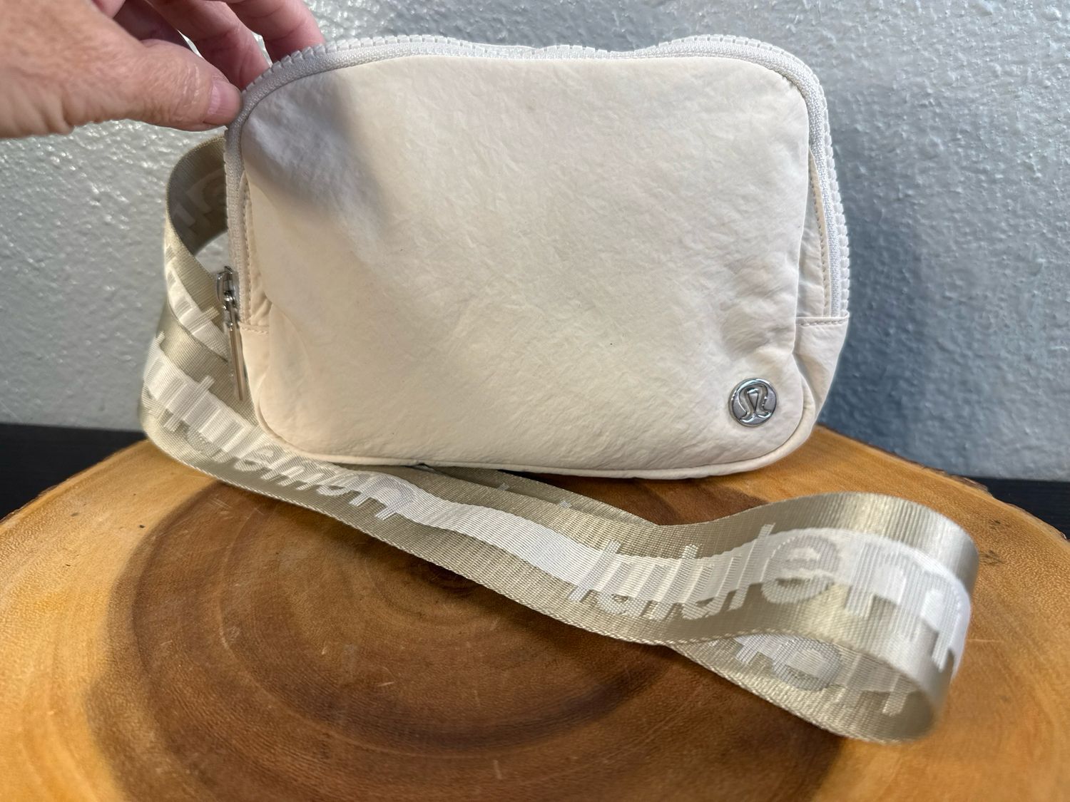 Lululemon Rare Belt Bag With Font Strap Like New