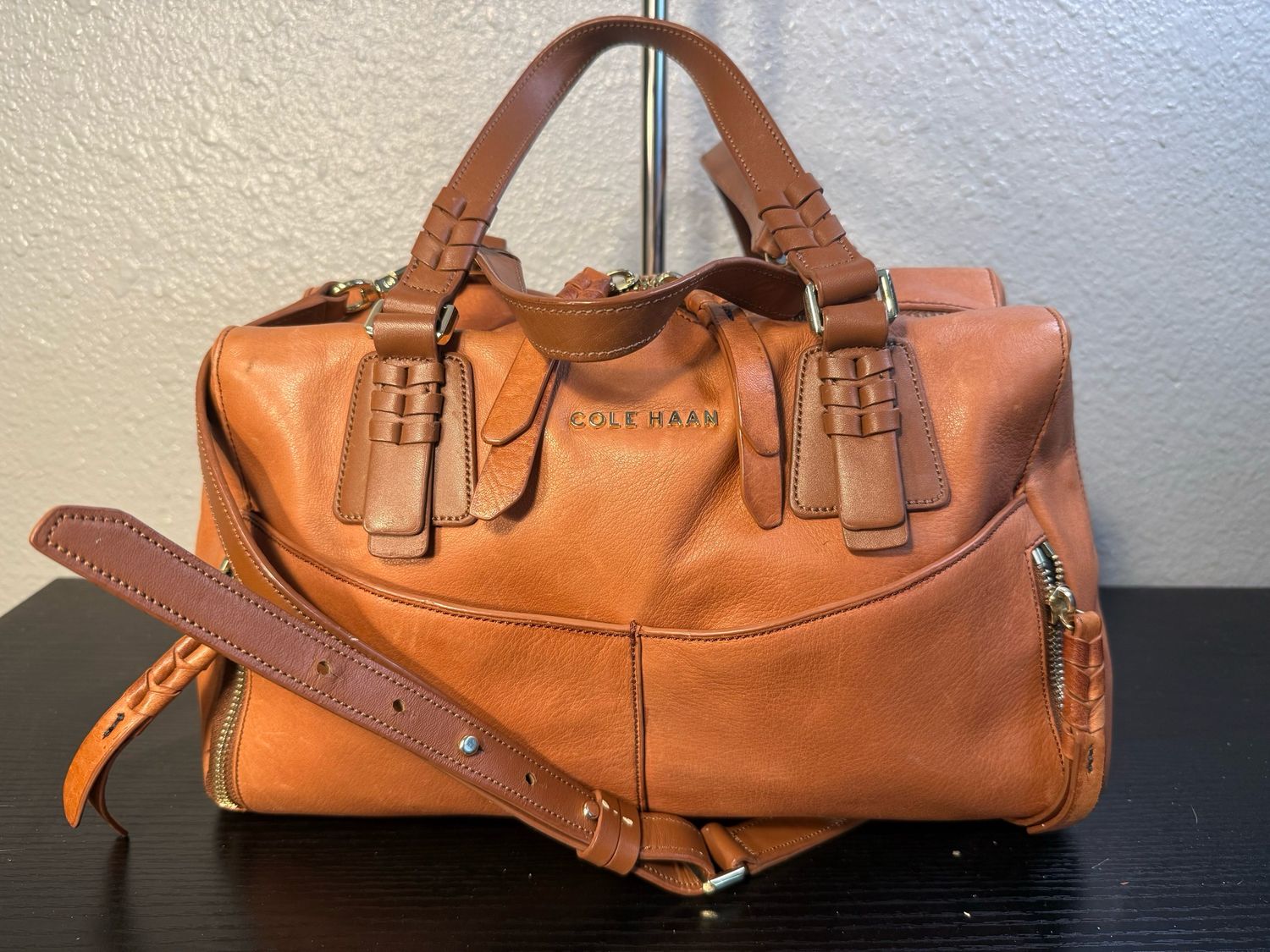 COLE HAAN Brown Leather Multi Pocket Handbag, Crossbody Bag Or Shoulder Bag